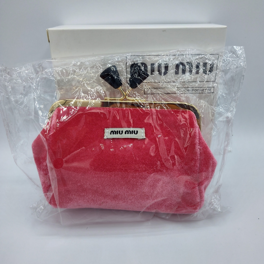 MIU MIU Velvet Pink Pouch Gold Frame Kisslock Bag Pochette Perfume - Picture 3 of 5